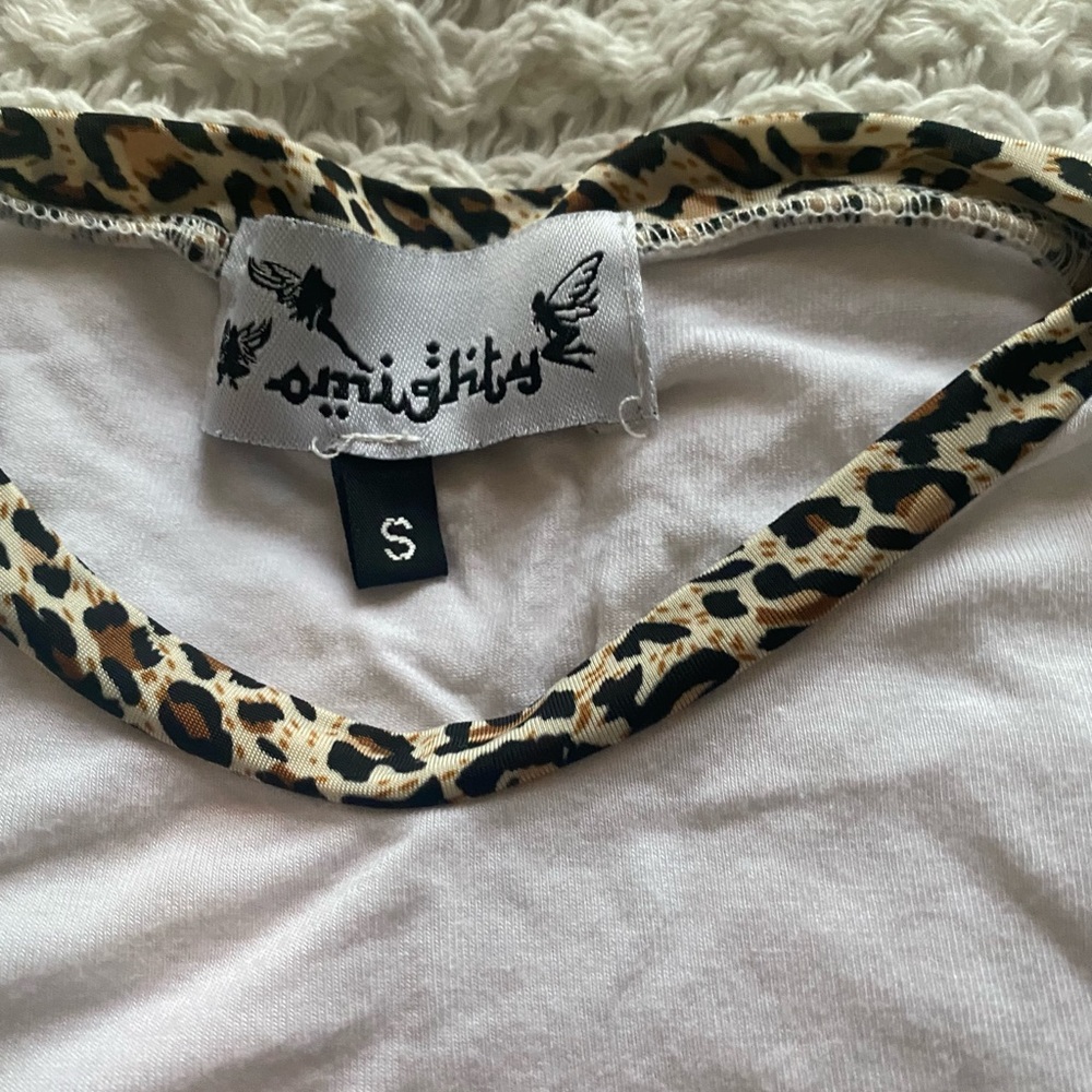 Omighty “I’m Okay! I’m Alive!” Tank Top White / Cheetah - Picture 4 of 9